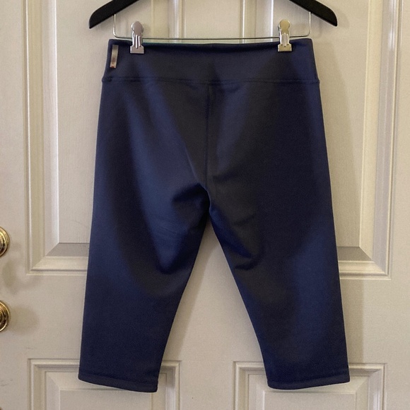 Zella Women's Live In Slim Fit Capri Pants/Reversible Green to Gray/M/NWT! - Picture 5 of 7